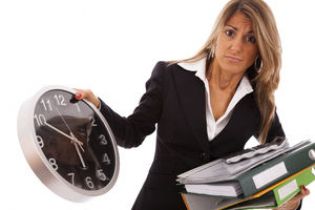 Jak obliczać nadgodziny na podstawie rzeczywistego czasu pracy?